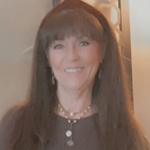 Meet your Posher, Debbie